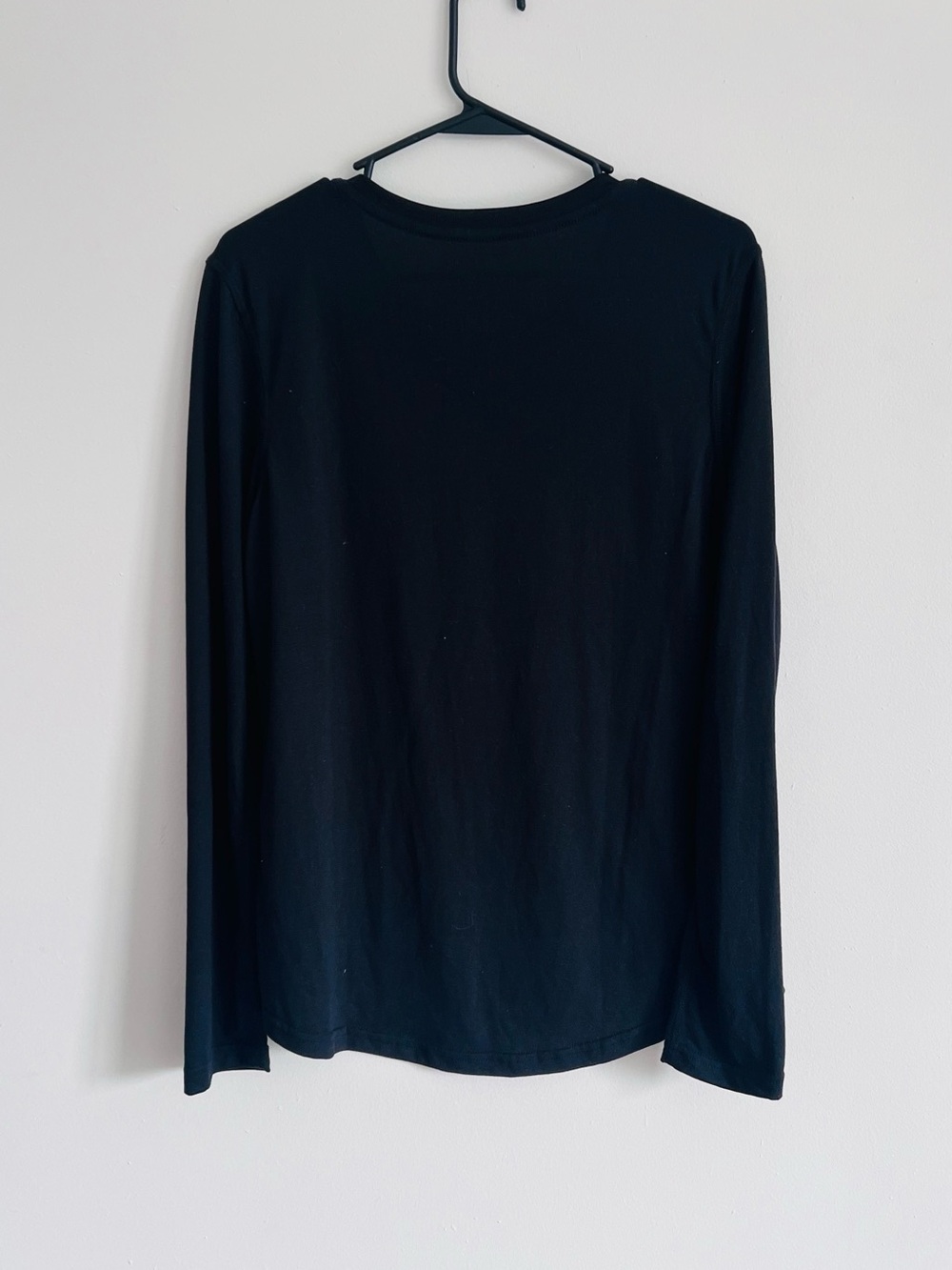 Danskin Black Long Sleeve Crew Neck Tee - Picture 3 of 3